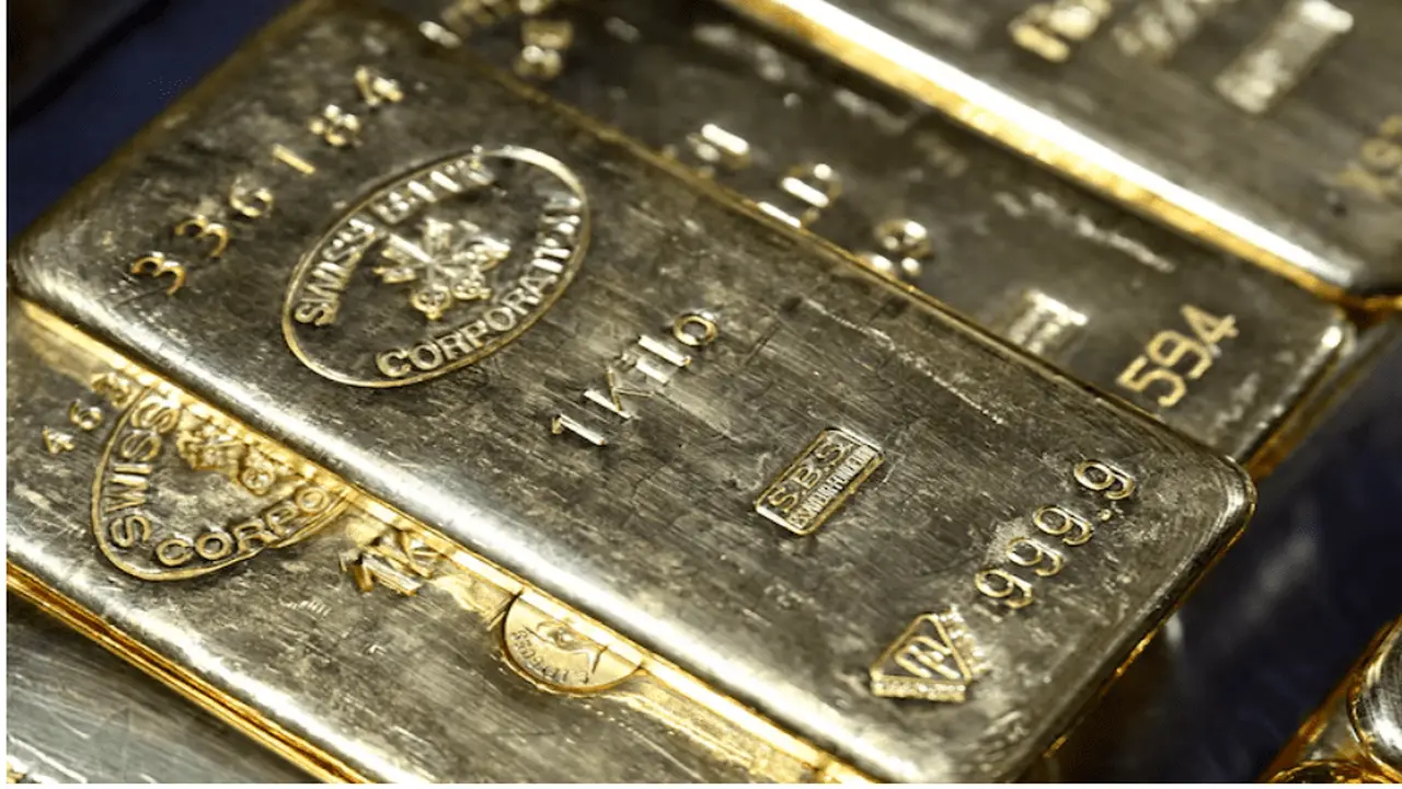 تراجع أسعار الذهب متأثرة بارتفاع قيمة الدولار وصعود عوائد السندات الأمريكية